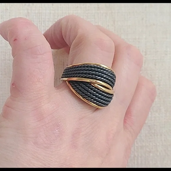 David Yurman Origami Crossover Ring. - Picture 8 of 10
